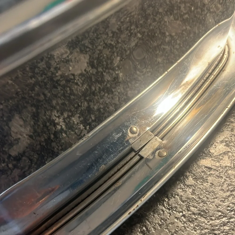 Lincoln Beauty ware cake carrier/keeper. Chrome with carrying handle. Vi…